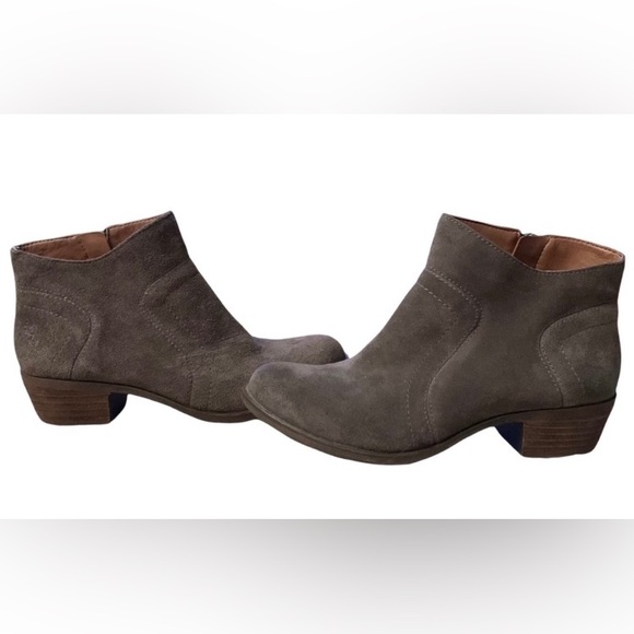 Lucky Brand Brolley Dark Brown Suede Leather Ankle Boots Booties - Size 6 - Picture 1 of 5